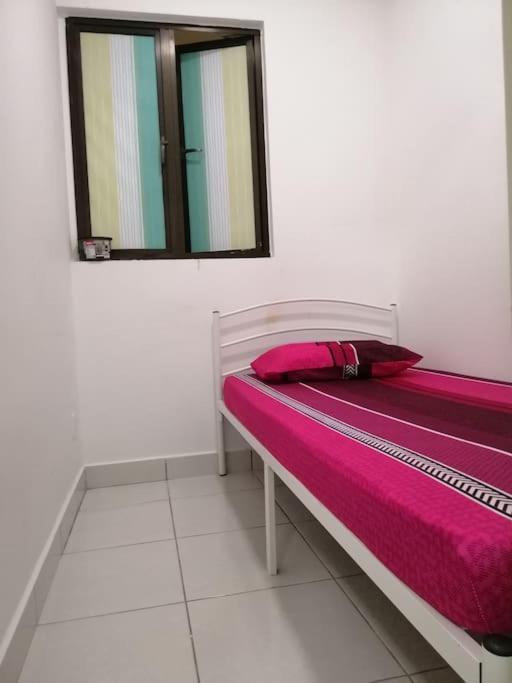 H&H Lovely Homestay In Nilai Exterior foto